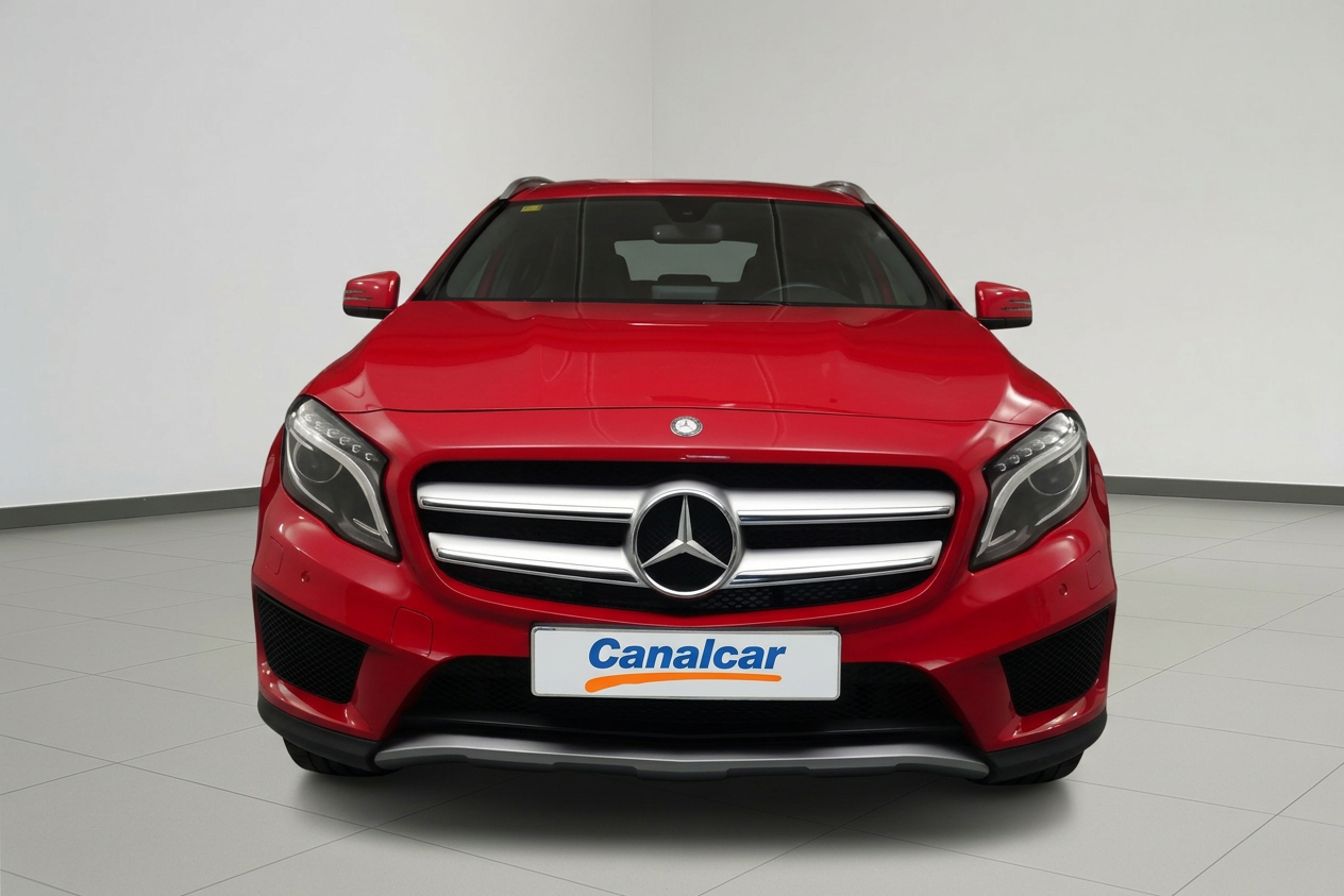 Foto Mercedes-Benz GLA 2