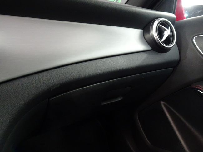 Foto Mercedes-Benz GLA 12