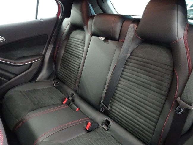 Foto Mercedes-Benz GLA 14