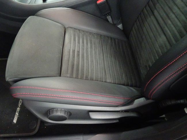 Foto Mercedes-Benz GLA 15