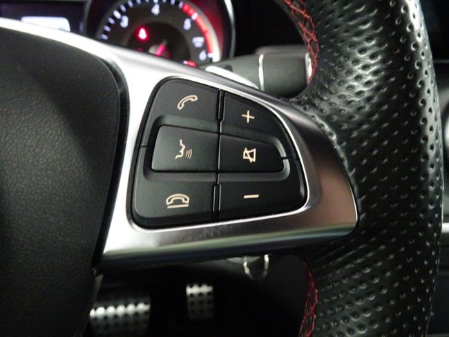 Foto Mercedes-Benz GLA 20