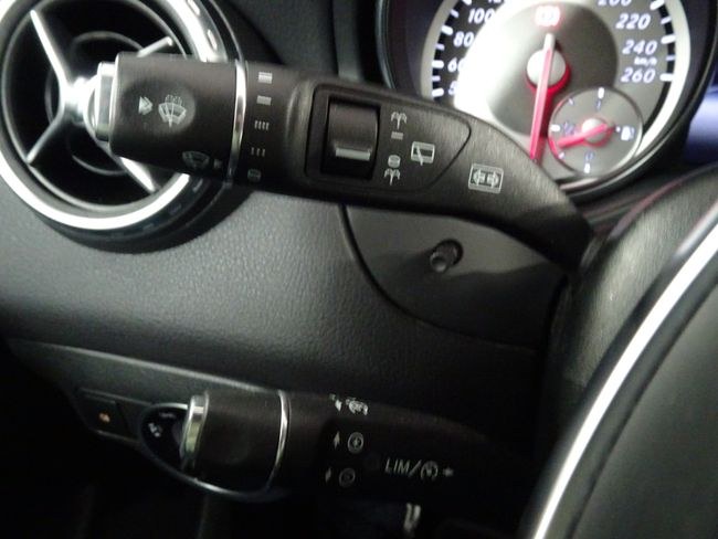 Foto Mercedes-Benz GLA 21