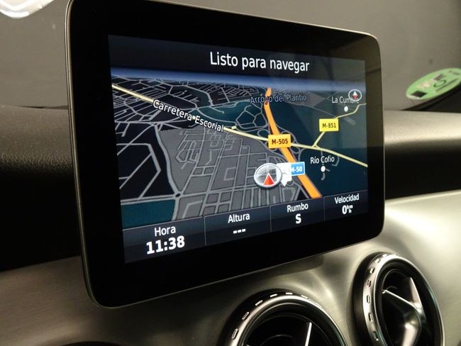 Foto Mercedes-Benz GLA 26