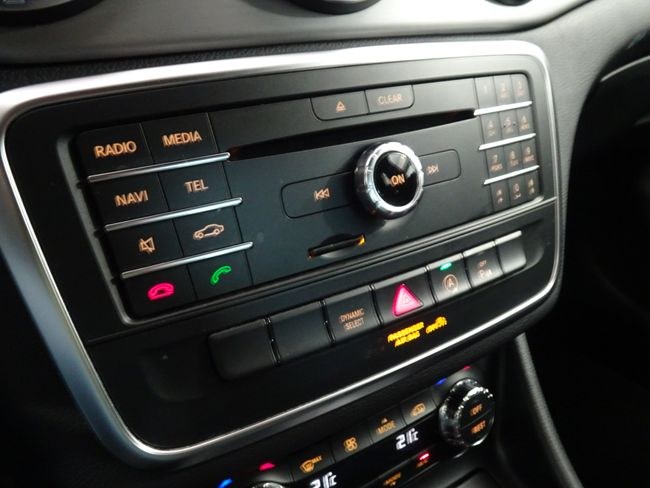Foto Mercedes-Benz GLA 28